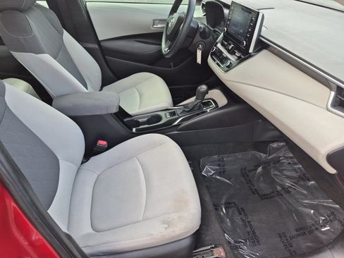 Used 2020 Toyota Corolla LE FWD image 19