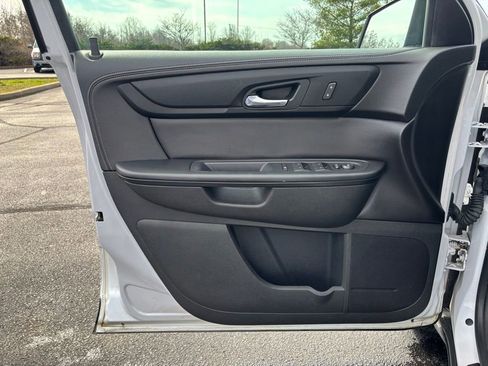 Used 2016 GMC Acadia SLE image 10