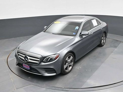 Used 2019 Mercedes-Benz E 300 4MATIC image 23