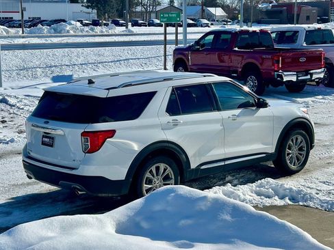 Certified 2024 Ford Explorer Limited image 5