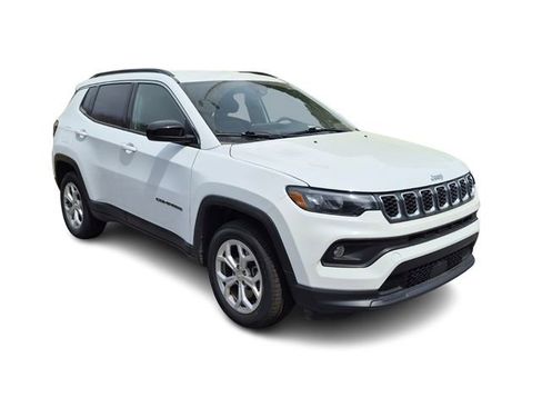 Used 2024 Jeep Compass Latitude image 1