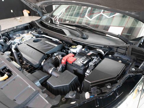 Used 2023 Nissan Rogue SL AWD/4WD image 34