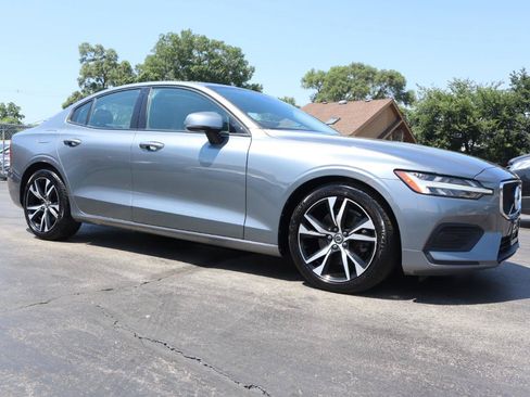 Used 2019 Volvo S60 T5 Momentum w/ Multimedia Package FWD image 7