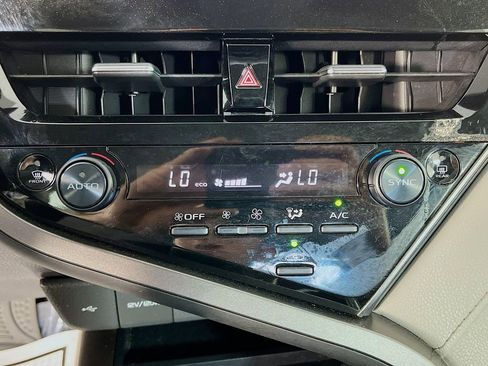 Used 2022 Toyota Camry LE FWD image 22