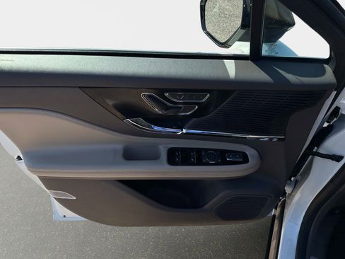 Used 2022 Lincoln Corsair FWD w/ Equipment Group 101A image 17