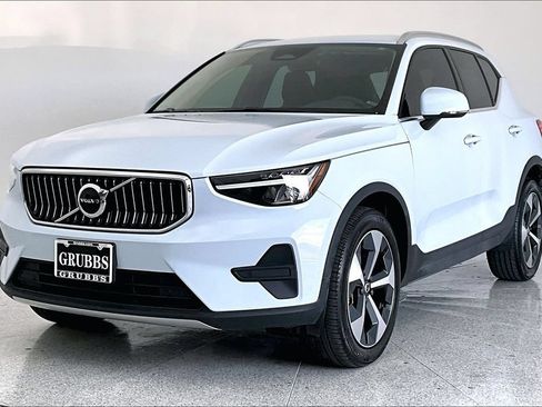 Certified 2024 Volvo XC40 B5 Core w/ Protection Package Premier AWD/4WD image 14