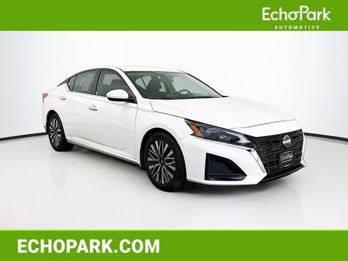 Used 2023 Nissan Altima 2.5 SV image 1