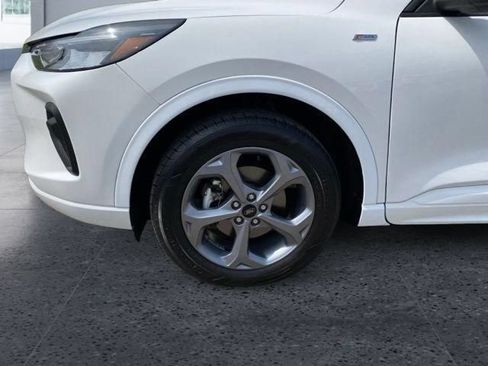Used 2023 Ford Escape ST-Line AWD/4WD image 2