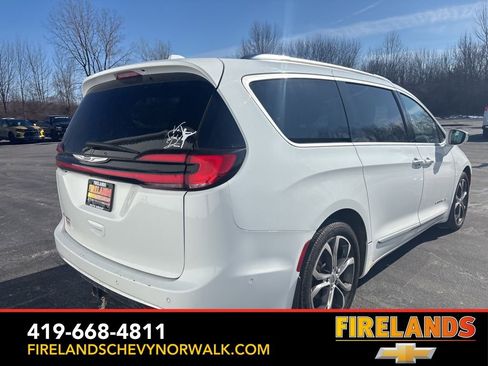 Used 2022 Chrysler Pacifica Pinnacle image 9