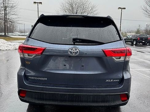 Used 2018 Toyota Highlander XLE image 4