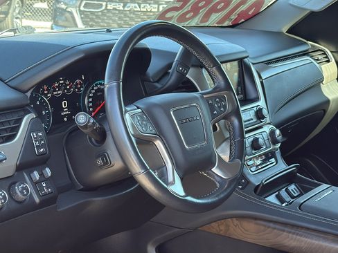 Used 2020 GMC Yukon Denali image 9