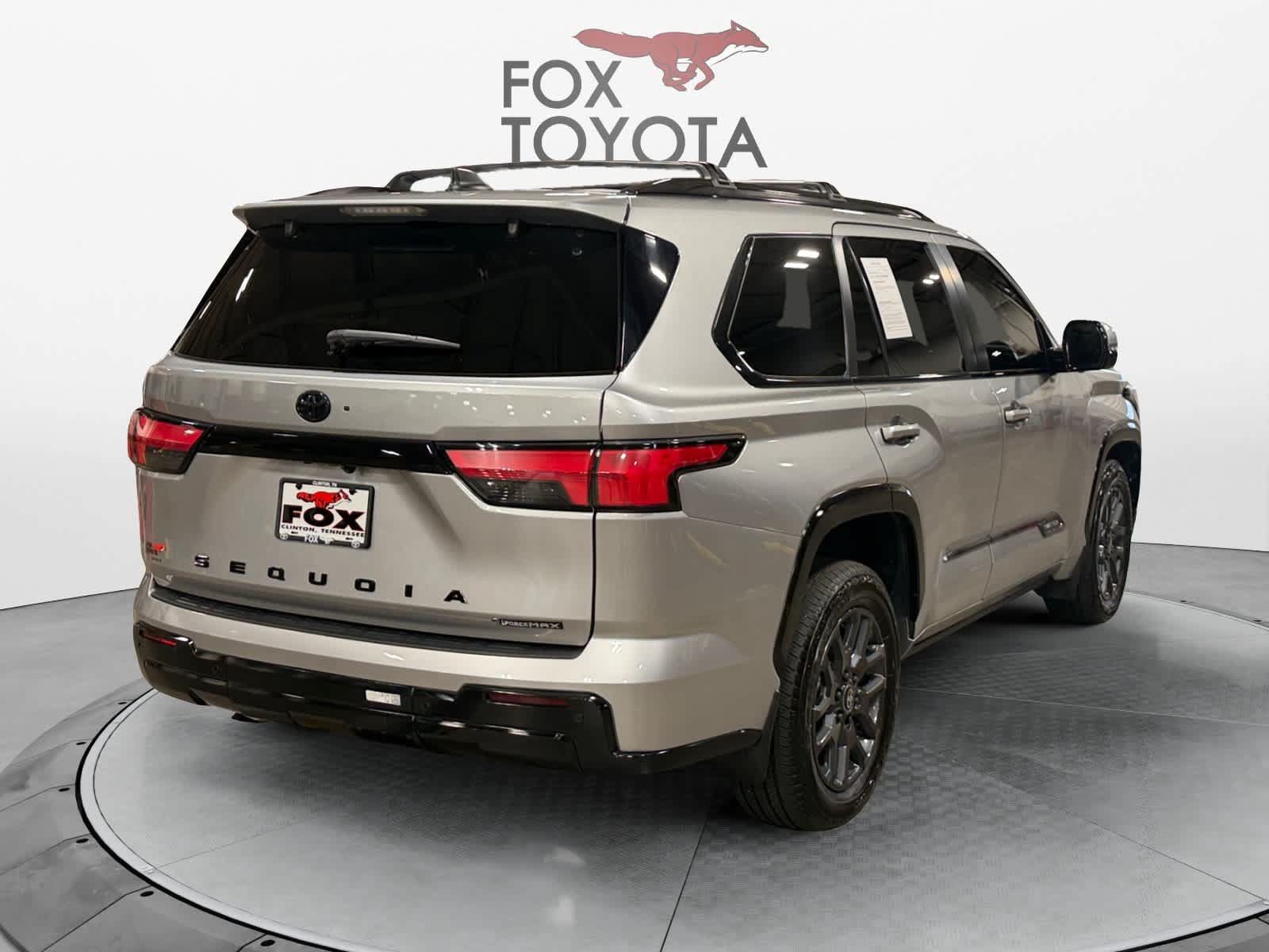 Used 2025 Toyota Sequoia Platinum AWD/4WD image 6