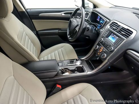 Used 2018 Ford Fusion S image 25