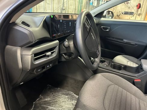 Used 2025 Kia K4 EX FWD image 30