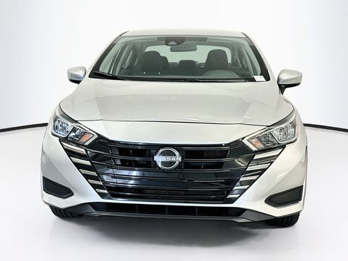 Used 2024 Nissan Versa SV FWD image 2
