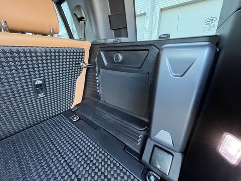 Certified 2024 Land Rover Defender 110 V8 image 20