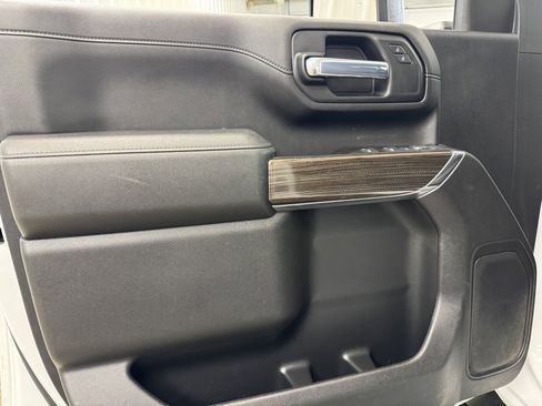 Used 2023 Chevrolet Silverado 2500 LT w/ Convenience Package image 9