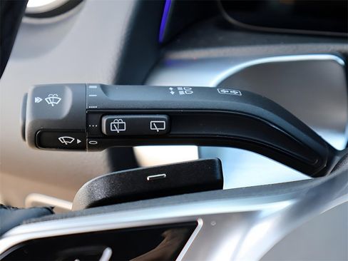 New 2026 Mercedes-Benz GLB 250 4MATIC image 35