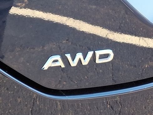 Used 2025 Honda Pilot EX-L image 32