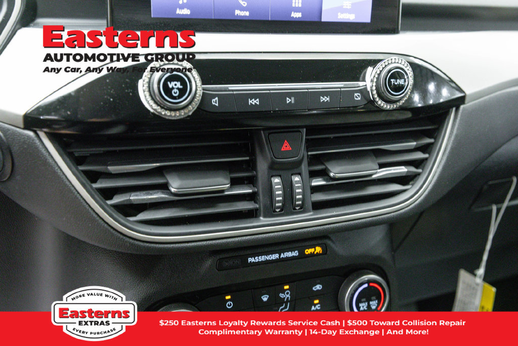 Used 2022 Ford Escape SE FWD image 20