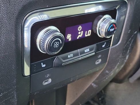 Certified 2023 GMC Yukon SLT w/ SLT Luxury Package AWD/4WD image 18