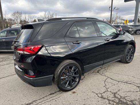 Used 2023 Chevrolet Equinox RS image 3