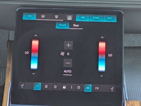 Certified 2025 Cadillac Escalade Sport Platinum w/ LPO, ONYX Package image 21