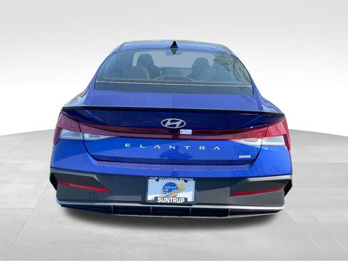 New 2025 Hyundai Elantra SEL image 30