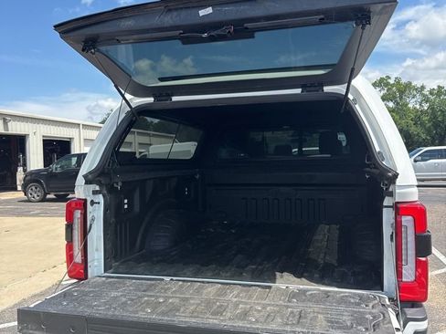 Used 2024 Ford F250 Platinum AWD/4WD image 4