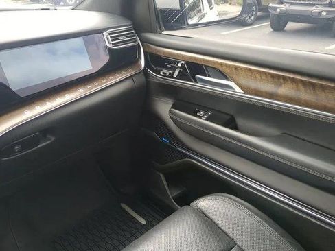 Certified 2022 Jeep Grand Wagoneer Series I AWD/4WD image 20