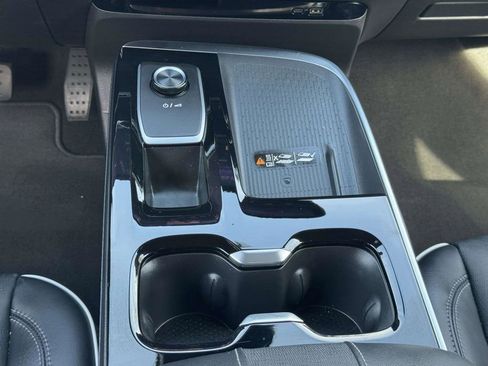 Used 2025 Buick Enclave Preferred image 9