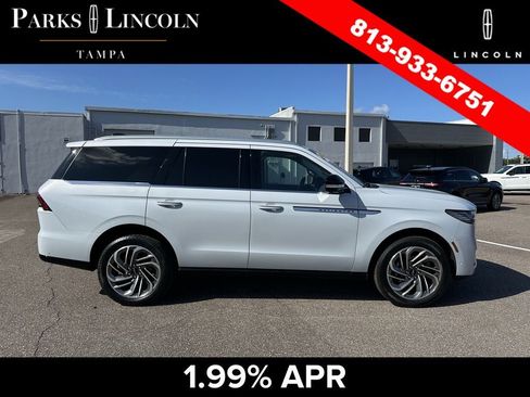Certified 2025 Lincoln Navigator Reserve AWD/4WD image 3