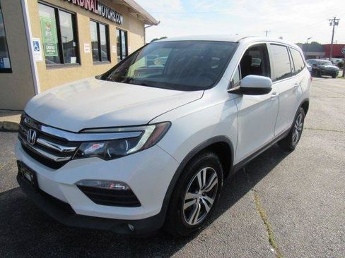 Used 2018 Honda Pilot EX image 2
