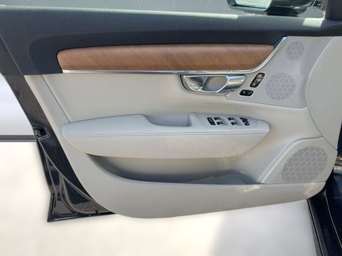 Used 2021 Volvo S90 T6 Momentum image 23