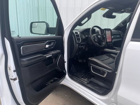 Used 2025 RAM 1500 Laramie AWD/4WD image 10