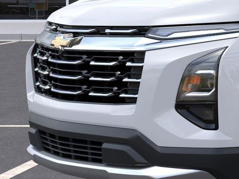 New 2026 Chevrolet Equinox LT w/ Convenience Package II AWD/4WD image 13
