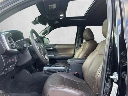 Used 2023 Toyota Tacoma Limited image 9