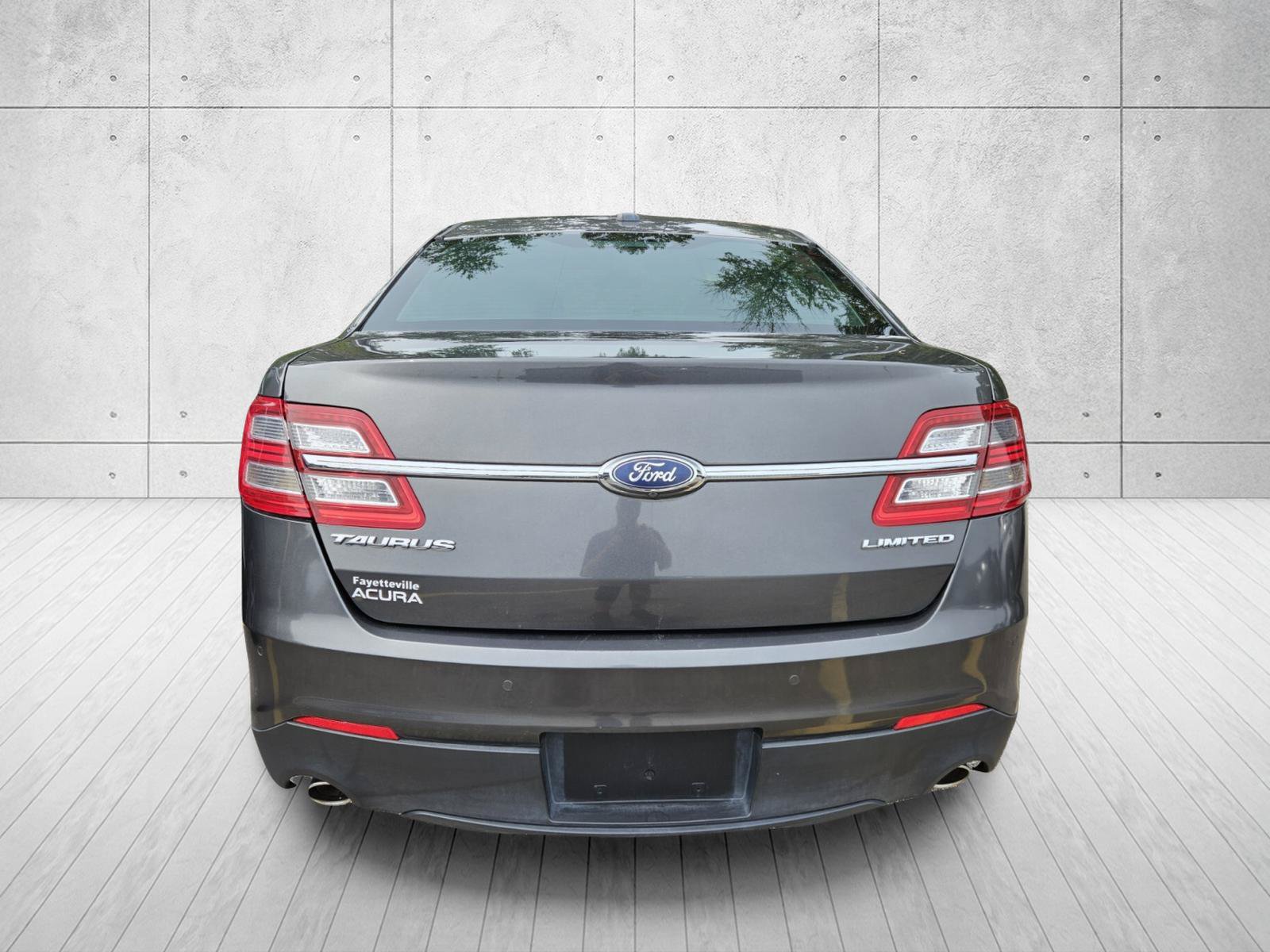 Used 2018 Ford Taurus Limited FWD image 10