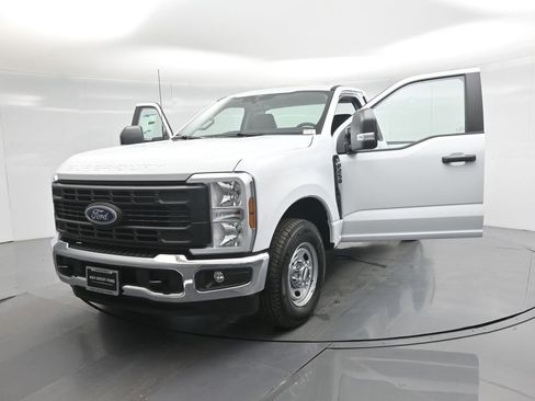 New 2026 Ford F250 XL w/ XL Chrome Package image 25