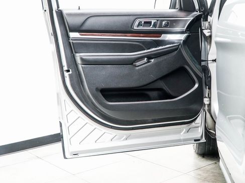 Used 2017 Ford Explorer Limited w/ Equipment Group 301A image 48