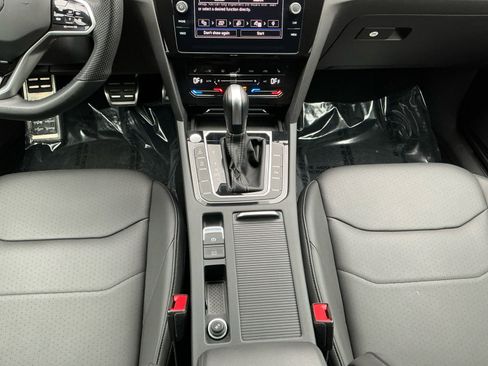 Used 2023 Volkswagen Arteon SE image 10