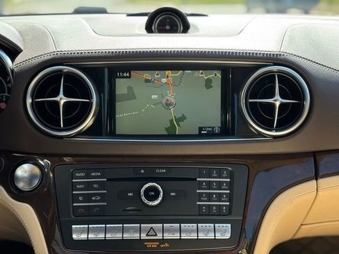 Certified 2019 Mercedes-Benz SL 550 image 29