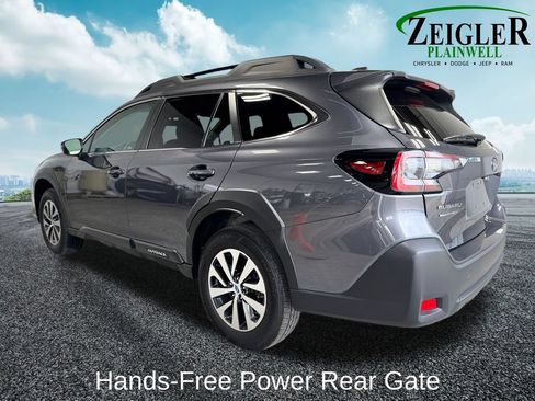 Used 2024 Subaru Outback Premium AWD/4WD image 3