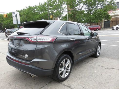 Used 2017 Ford Edge Titanium image 3