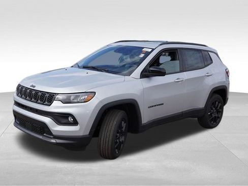 New 2025 Jeep Compass Latitude w/ Sun & Sound Group image 7