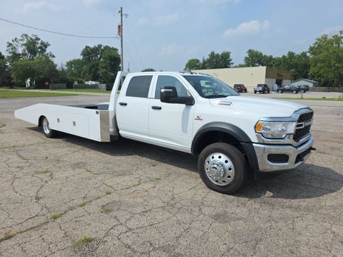 Used 2024 RAM 4500 Tradesman w/ Chrome Appearance Group RWD image 1
