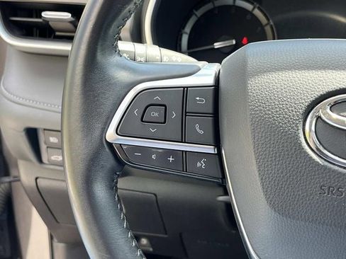 Used 2021 Toyota Highlander XLE image 32