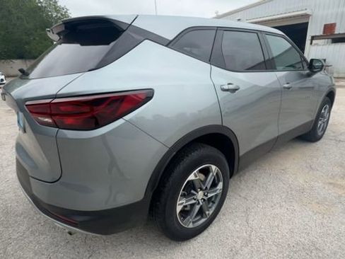 Used 2025 Chevrolet Blazer LT FWD image 8