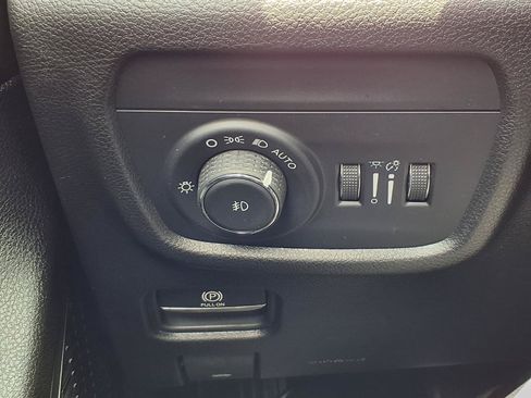 Used 2023 Jeep Grand Cherokee Limited RWD image 13