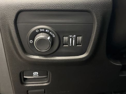 Used 2024 Jeep Grand Cherokee L Altitude image 9